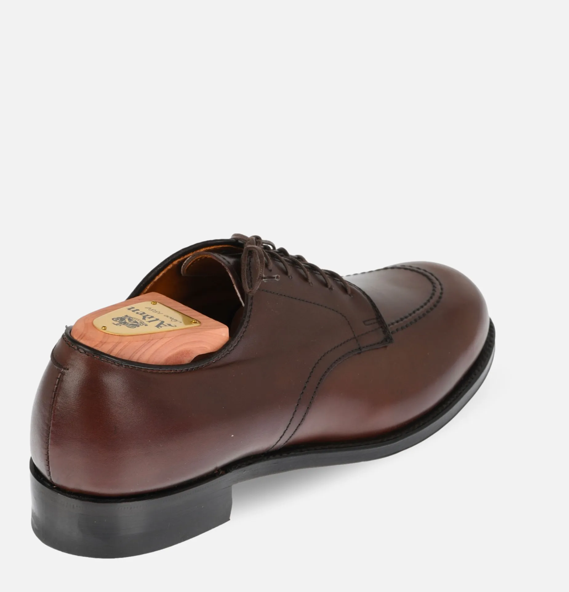 M2608 - Chaussures U-tip Brown Vegano